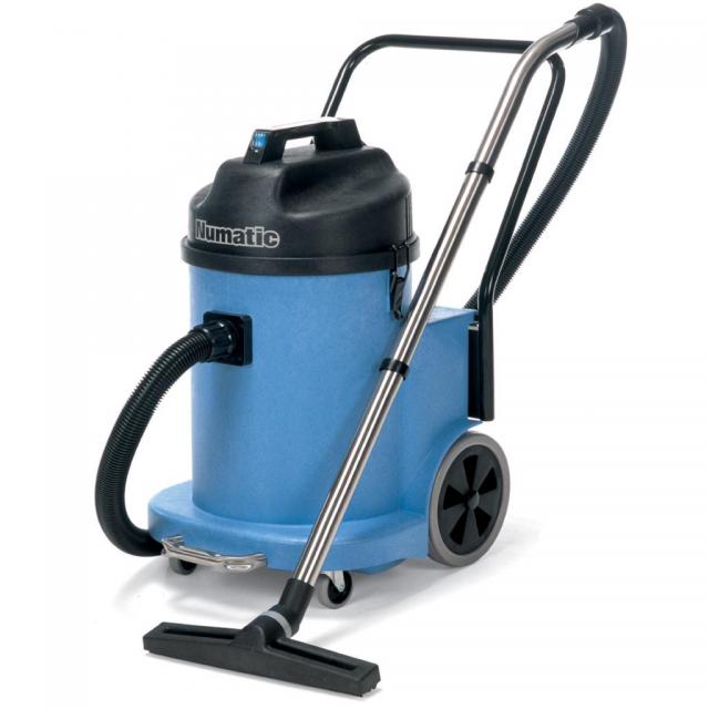 Aspirateur a eau et poussiere