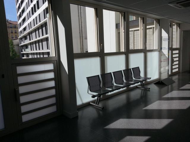 Nettoyage des vitres intérieurs d'un Cabinet Dentaire